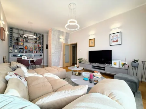 Prodaja, dvosoban stan, 82m², Preko Morače, Podgorica