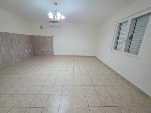 Izdavanje, jednosoban stan, 60m², Tološi, Podgorica - image 4