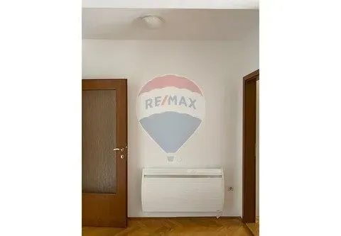 Izdavanje, stan, 54m², Centar, Bar - image 15