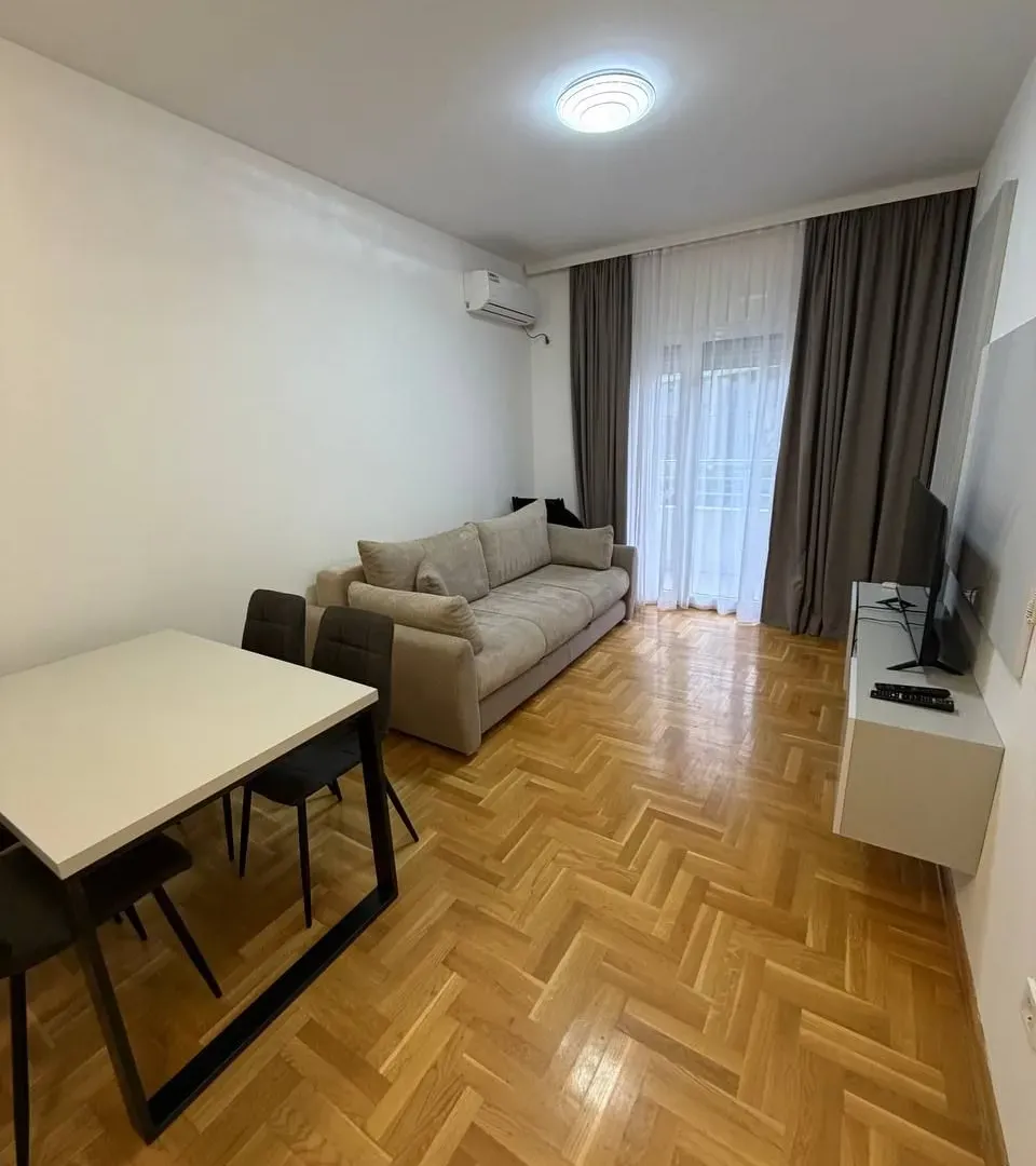 Rent, one bedroom apartment, 44m², Centar, Budva
