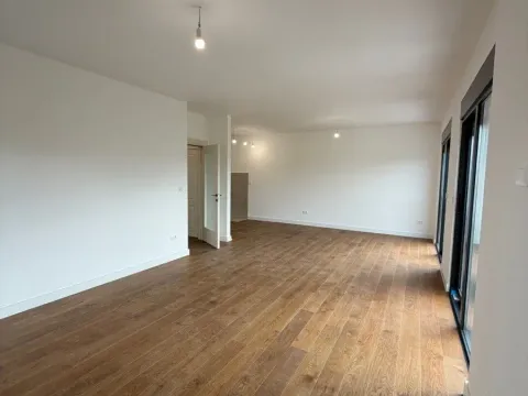 Izdavanje, trosoban stan, 113m², Preko Morače, Podgorica - image 9