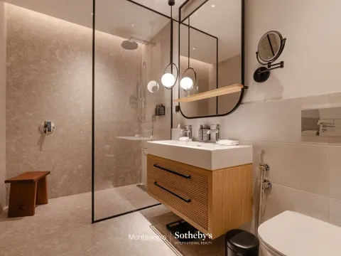 Prodaja, garsonjera, 73m², Porto Montenegro, Tivat - image 11