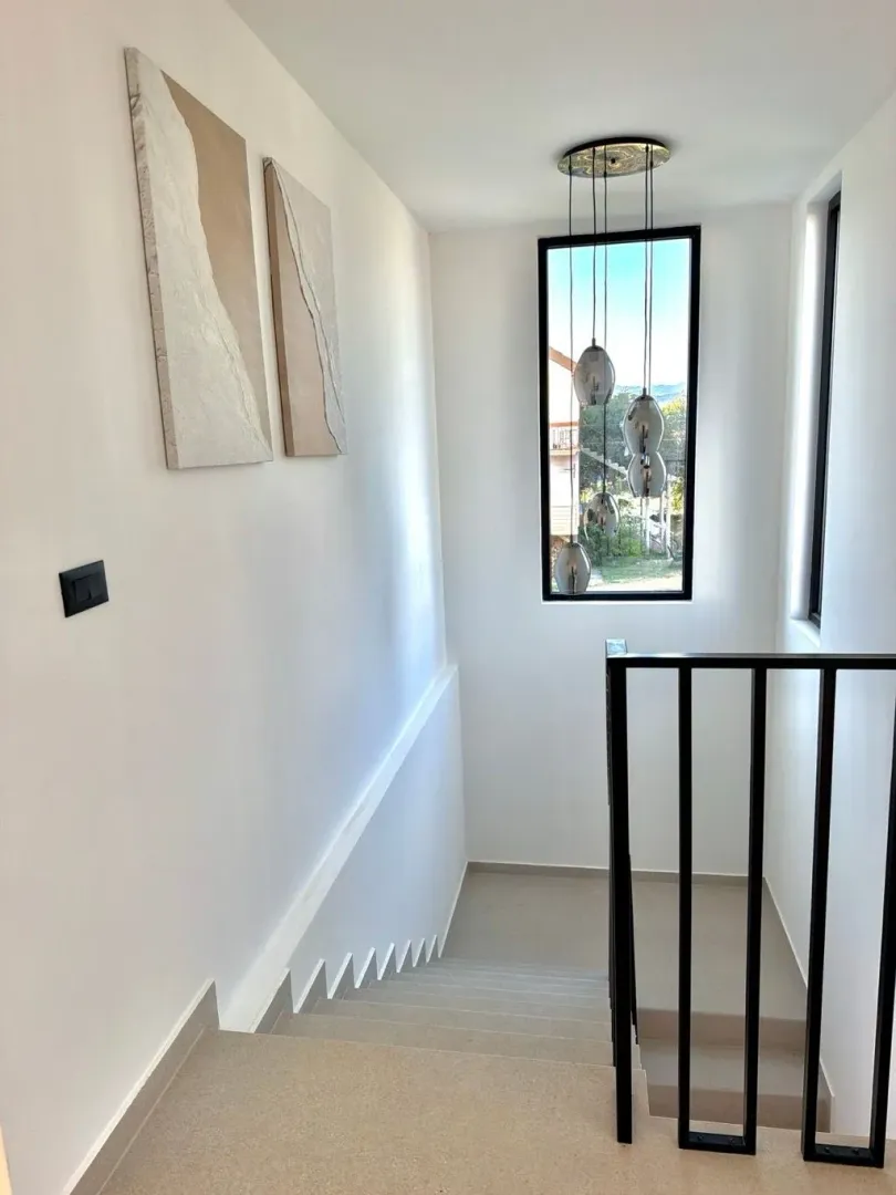 Prodaja, kuća, 225m², Gornja Gorica, Podgorica