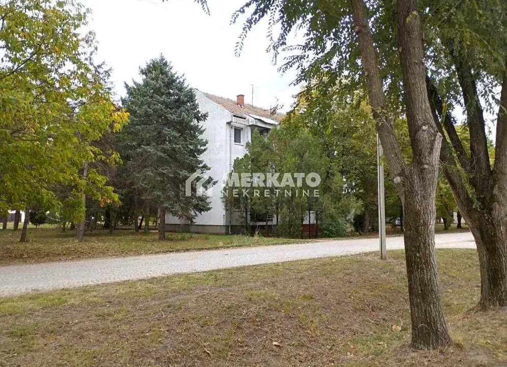 Sale, three bedroom apartment, 72m², Lazarevo, Zrenjanin