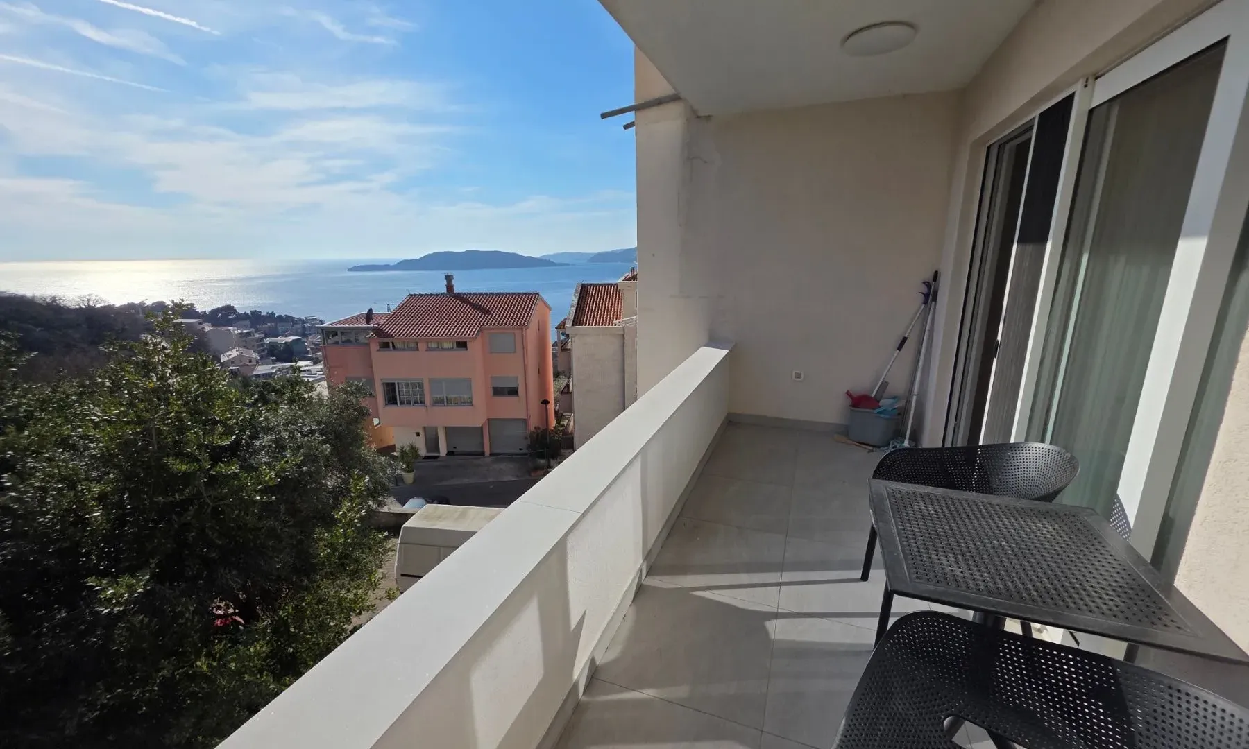 Prodaja, dvosoban stan, 68m², Pržno, Budva