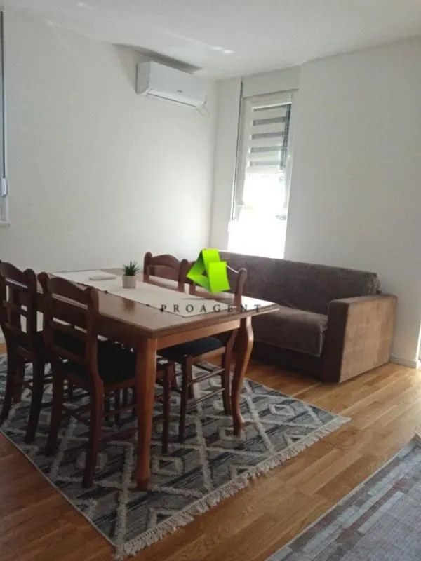 Izdavanje, dvosoban stan, 56m², Palilula, Niš