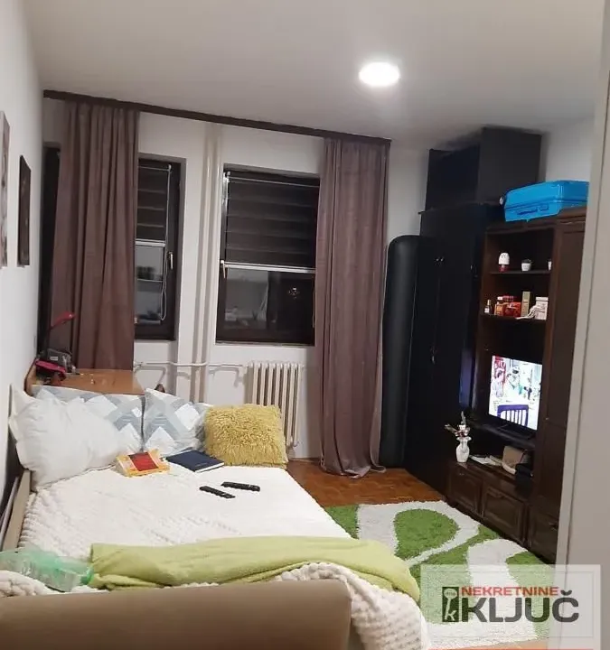 Prodaja, garsonjera, 22m², Bulevar Oslobodjenja, Novi Sad Sve Podlokacije