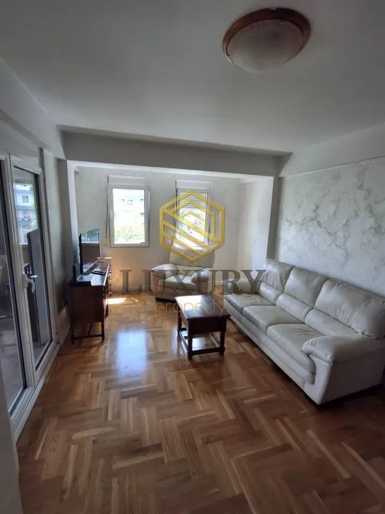 Izdavanje, dvosoban stan, 85m², Preko Morače, Podgorica