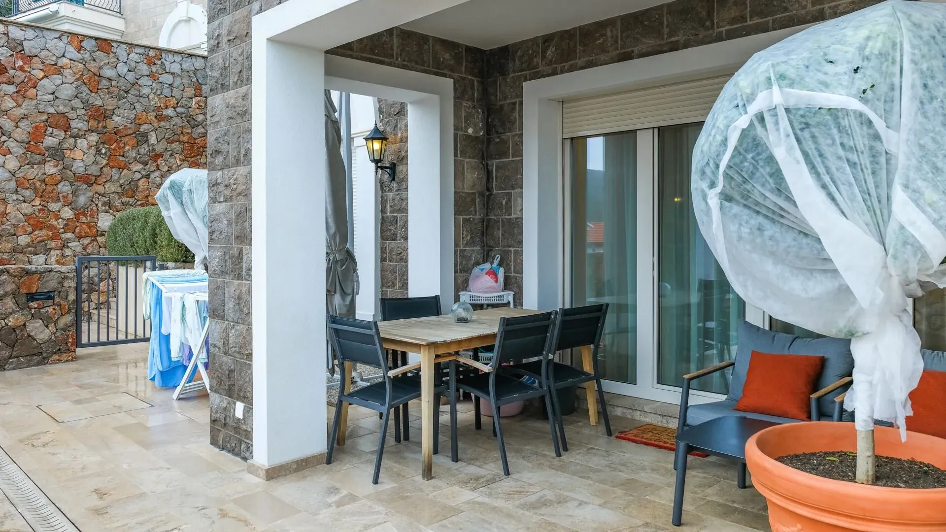 Prodaja, jednosoban stan, 90m², Luštica Bay, Tivat