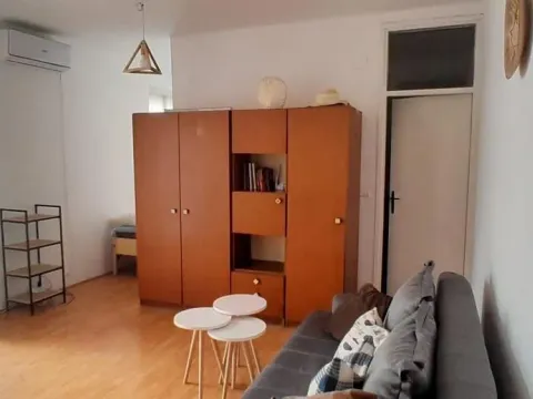 Rent, one bedroom apartment, 42m², Centar, Budva - image 5