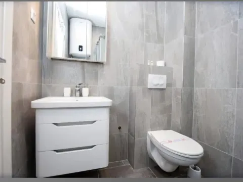 Izdavanje, jednosoban stan, 41m², Rafailovići, Budva - image 7