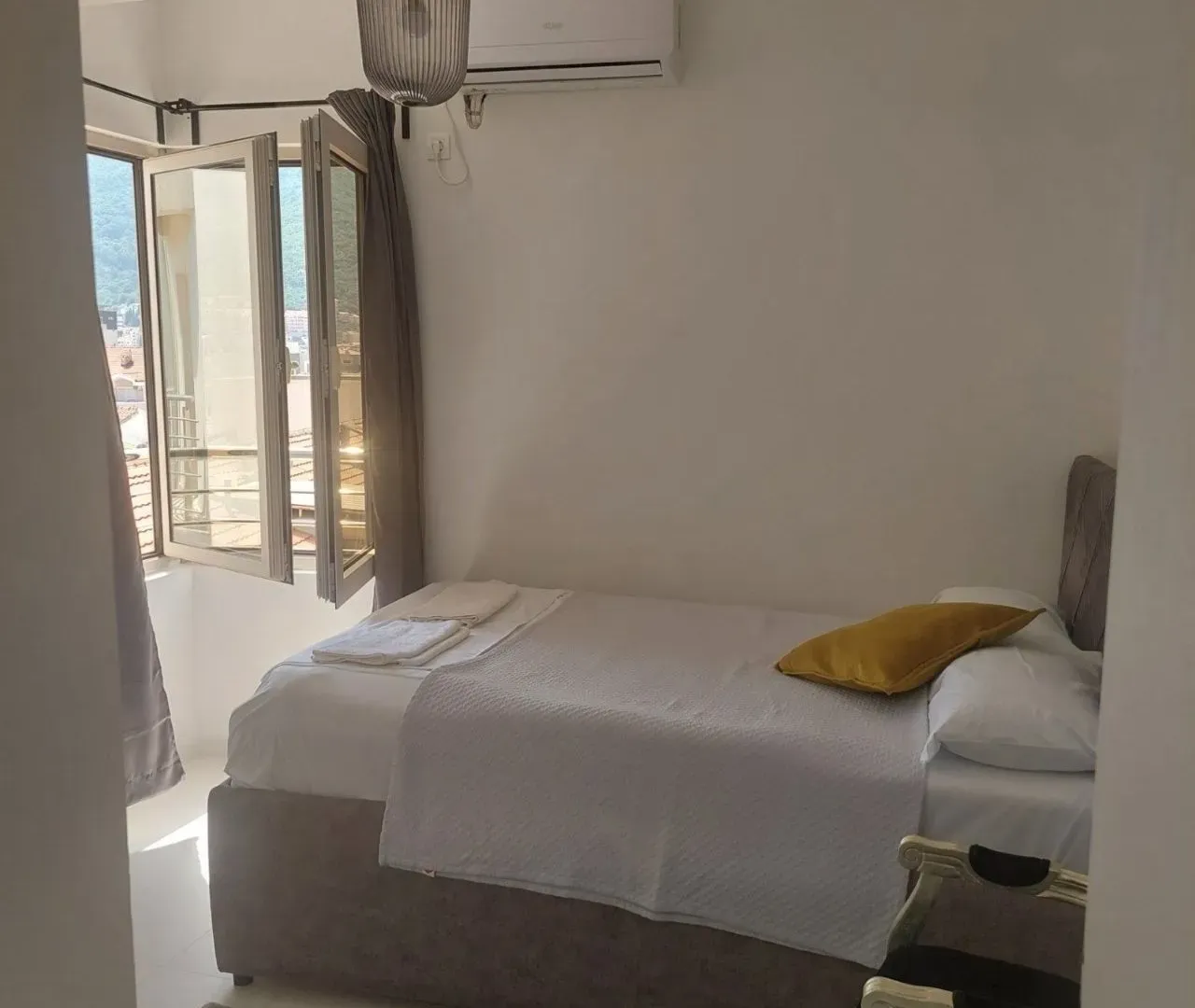 Rent, two bedroom apartment, 65m², Bulevar, Budva