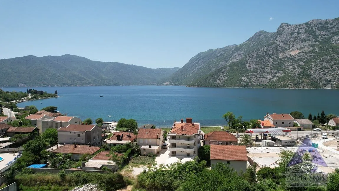 Sale, house, 192m², Risan, Kotor