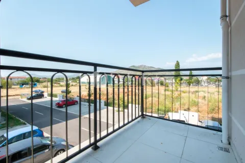 Prodaja, dvosoban stan, 64m², Tološi, Podgorica - image 9