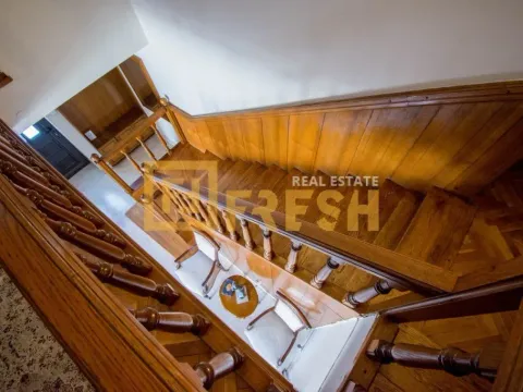 Sale, house, 250m², Tološi, Podgorica - image 12