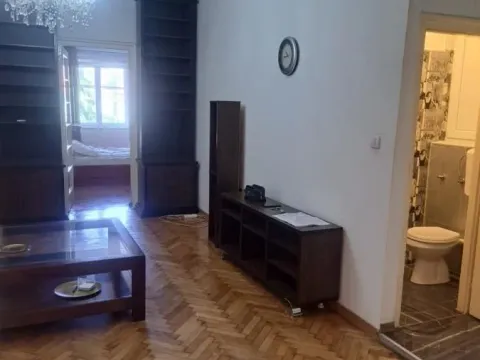 Sale, two bedroom apartment, 75m², Slavija, Vračar Sve Podlokacije