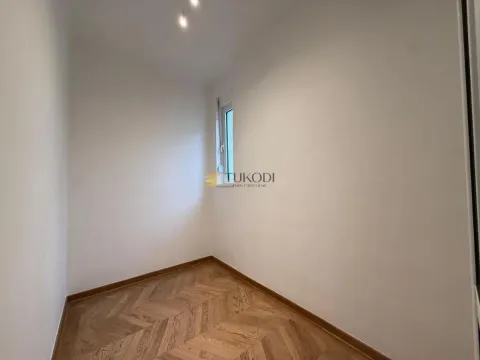 Izdavanje, poslovni prostor, 95m², Savski Venac, Beograd - image 8