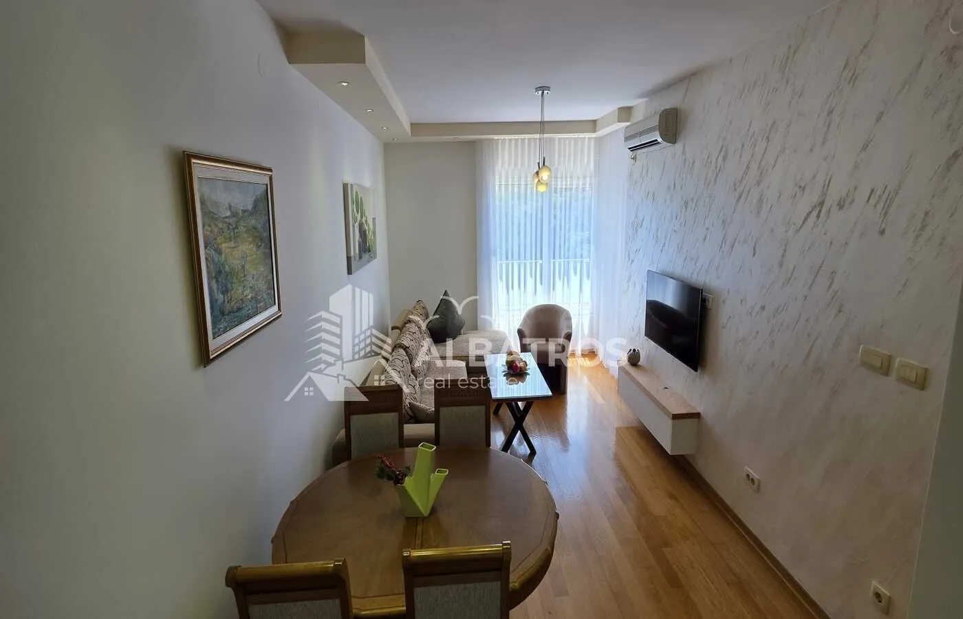 Izdavanje, jednosoban stan, 47m², Centar, Bar