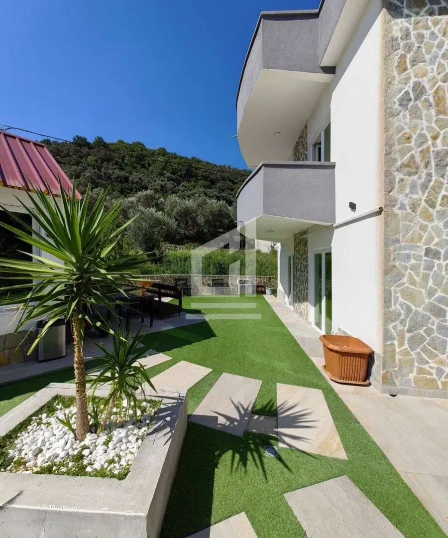 Prodaja, kuća, 220m², Bar, Crna Gora