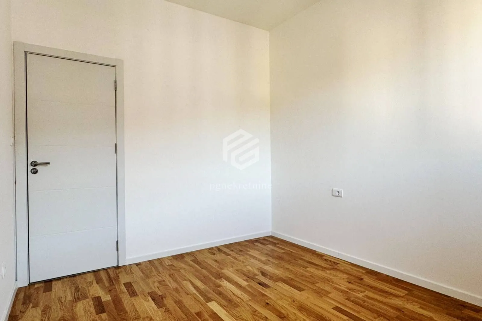 Prodaja, jednosoban stan, 45m², Tološi, Podgorica