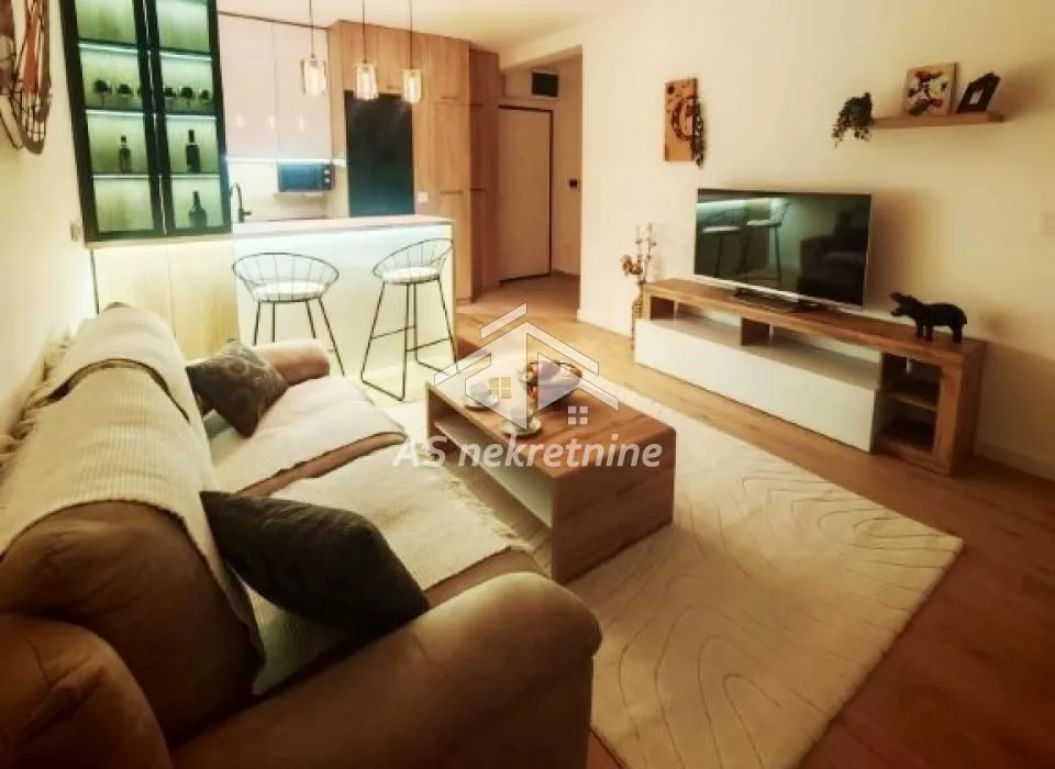 Izdavanje, dvosoban stan, 42m², Zemun Sve Podlokacije, Beograd