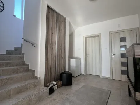 Prodaja, kuća, 350m², Bar, Crna Gora - image 12