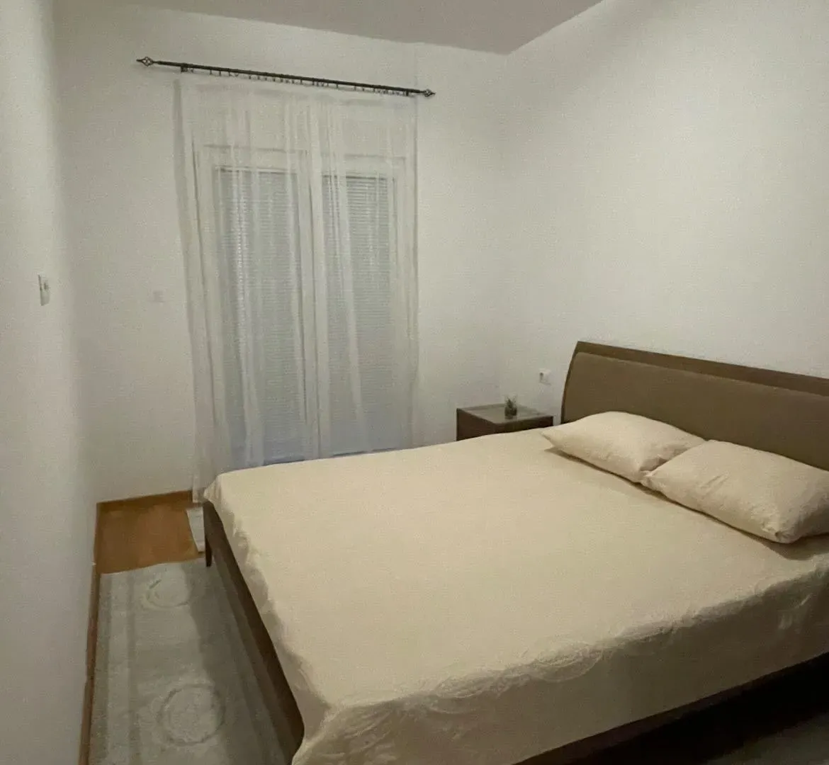 Rent, one bedroom apartment, 50m², Stari Aerodrom, Podgorica