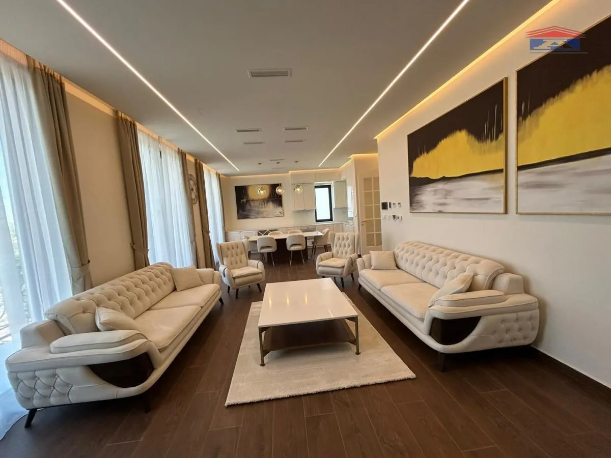 Izdavanje, četvorosoban stan, 120m², Sremska Kamenica, Petrovaradin