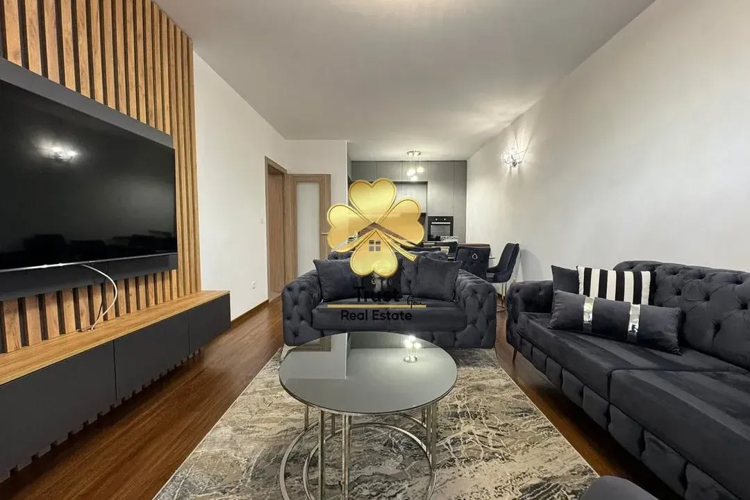 Izdavanje, dvosoban stan, 75m², Master Kvart, Podgorica