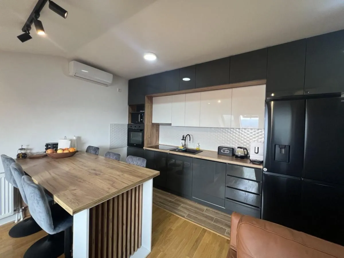 Prodaja, stan, 113m², Bulevar patrijarha Pavla, Novi Sad Sve Podlokacije