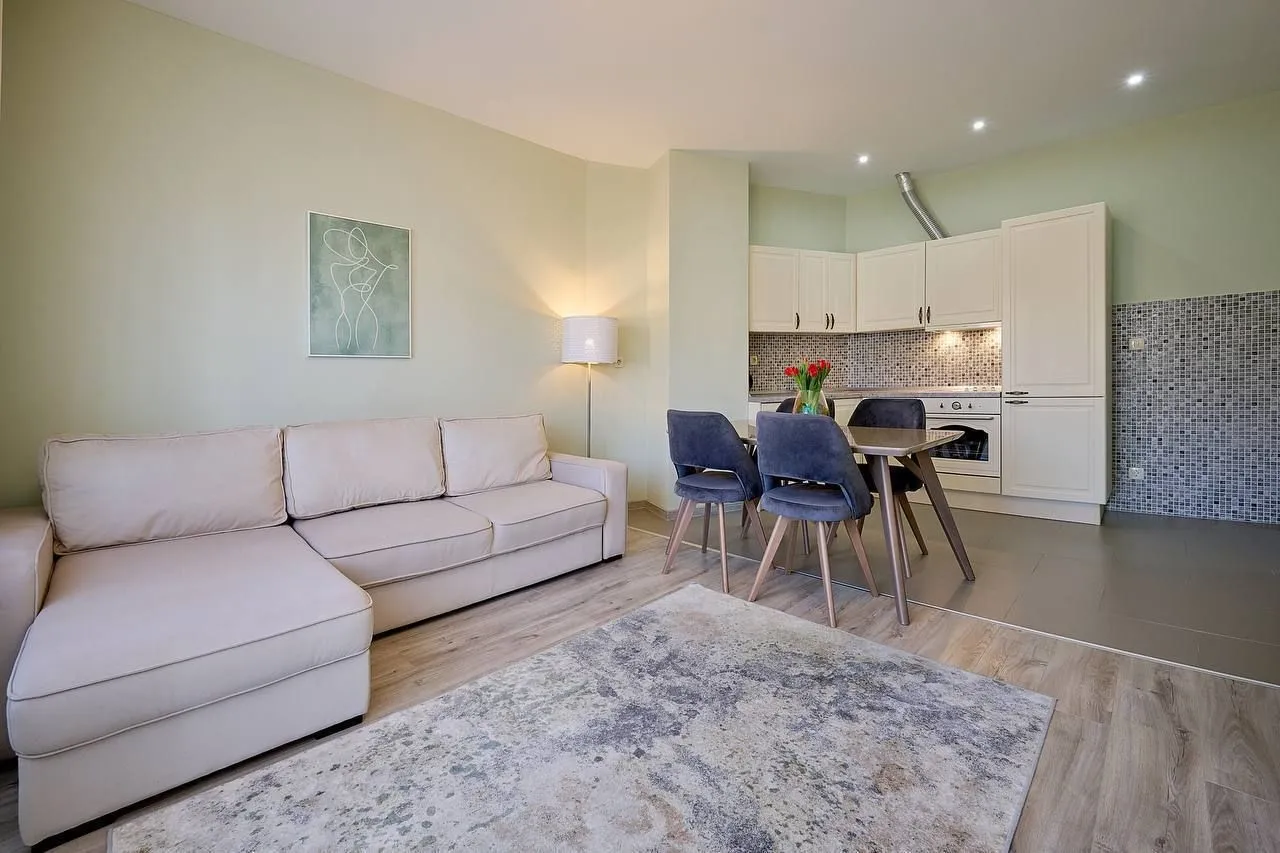 Rent, one bedroom apartment, 60m², Bečići, Budva