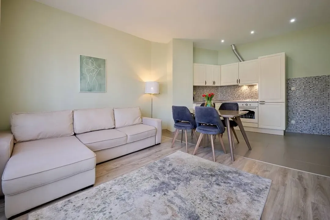 Rent, one bedroom apartment, 60m², Bečići, Budva