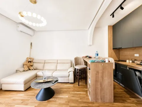 Sale, one bedroom apartment, 43m², Bečići, Budva - image 4