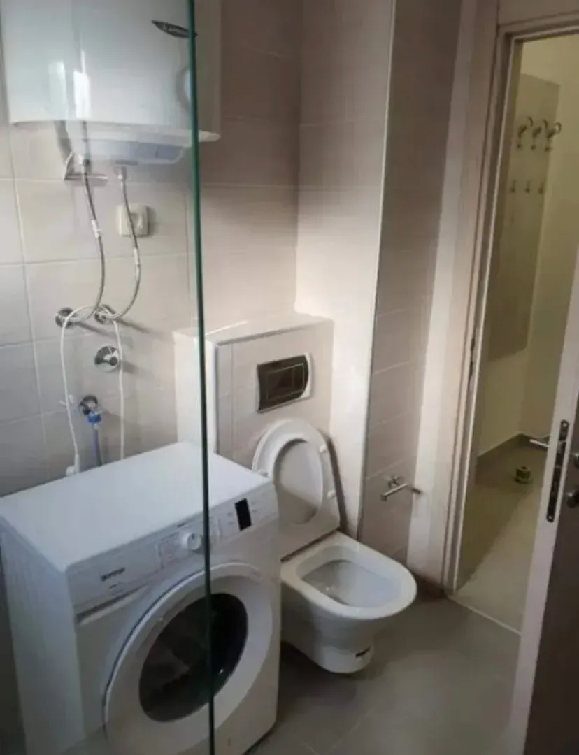 Izdavanje, jednosoban stan, 44m², Blok 6, Podgorica
