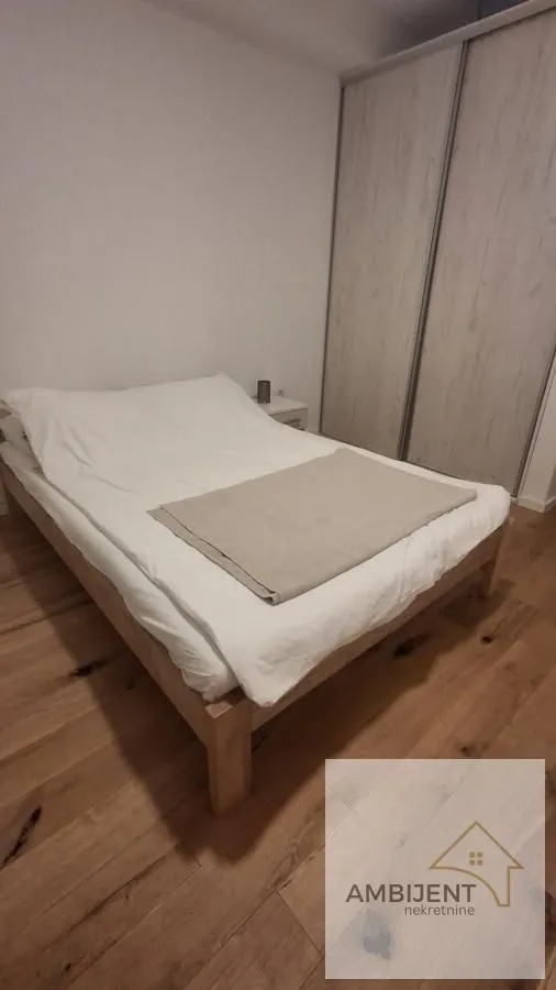 Prodaja, dvosoban stan, 45m², Centar, Stara Pazova