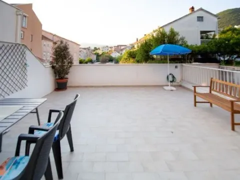 Sale, one bedroom apartment, 64m², Kalimanj, Tivat - image 2