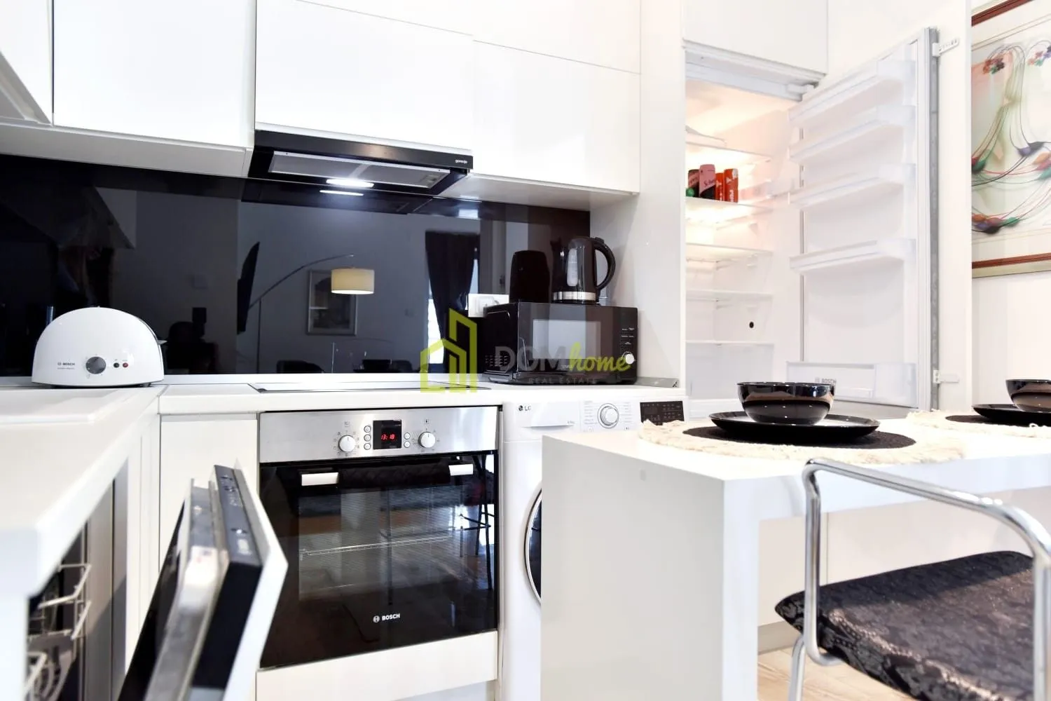 Izdavanje, trosoban stan, 89m², Tre Canne, Budva