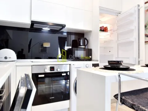 Izdavanje, trosoban stan, 89m², Tre Canne, Budva - image 13