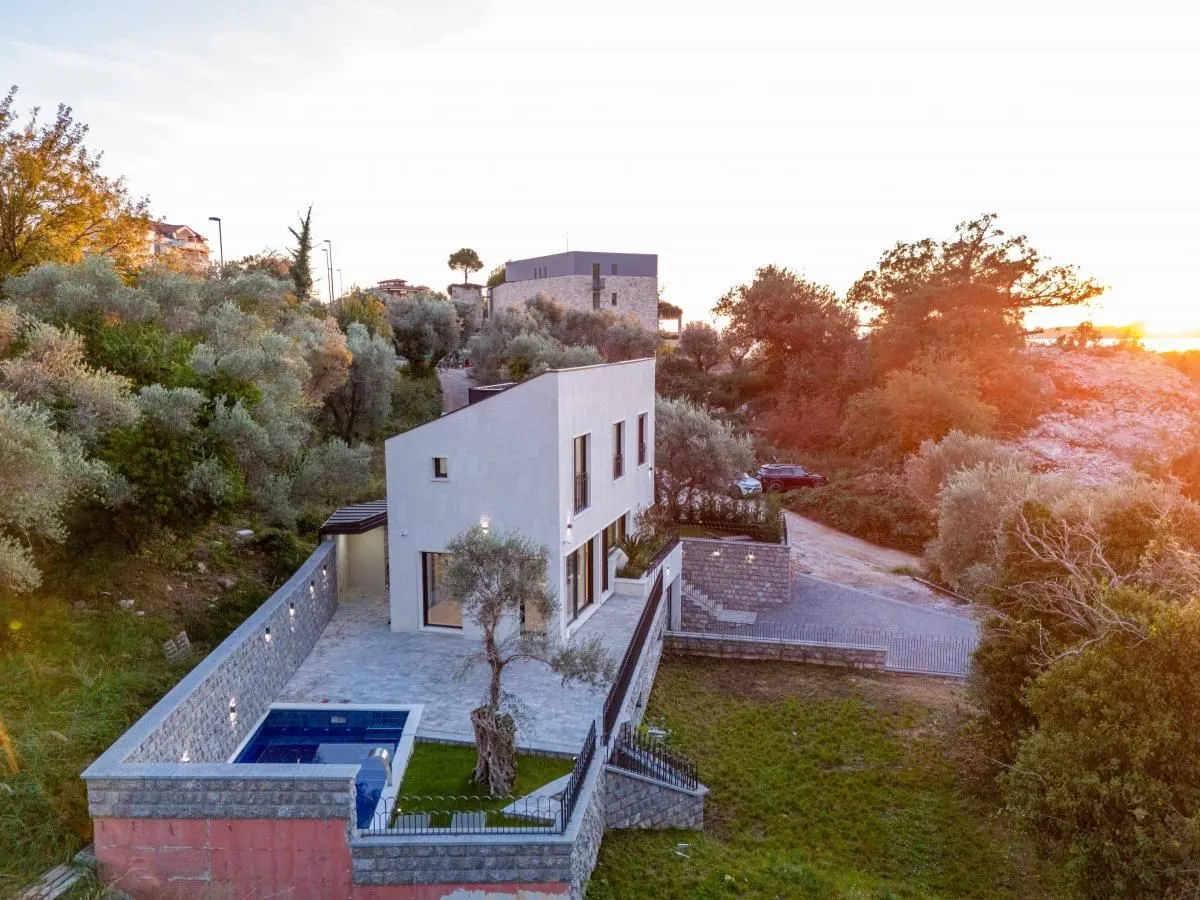 Prodaja, kuća, 240m², Budva, Crna Gora