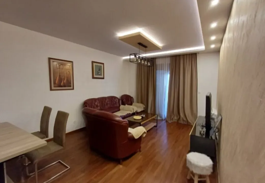 Izdavanje, dvosoban stan, 65m², Master Kvart, Podgorica
