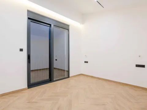 Prodaja, kuća, 240m², Budva, Crna Gora - image 31