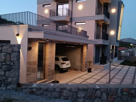 Rent, house, 300m², Vranići, Podgorica - image 10