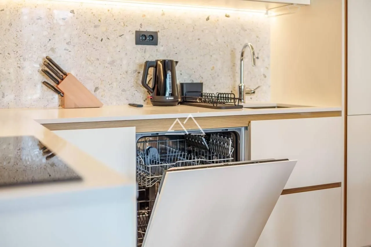 Prodaja, jednosoban stan, 55m², Centar, Tivat