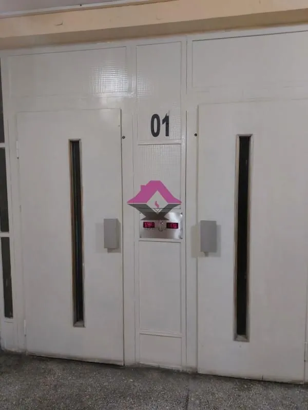 Izdavanje, trosoban stan, 68m², Poštanska Štedionica, Palilula Sve Podlokacije