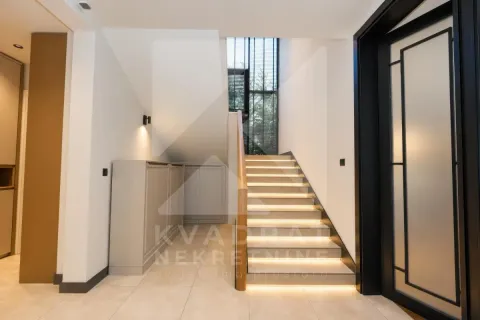 Rent, house, 230m², Gornja Gorica, Podgorica - image 14