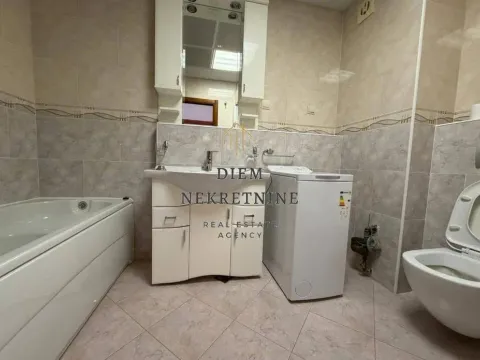 Prodaja, jednosoban stan, 65m², Centar, Bar - image 13