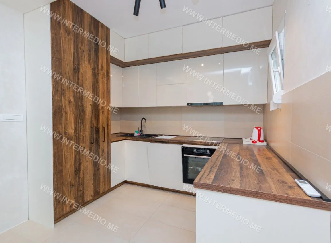 Prodaja, kuća, 220m², Zelenika, Herceg Novi