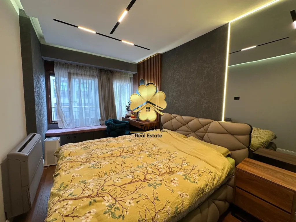 Prodaja, trosoban stan, 195m², Pobrežje, Podgorica