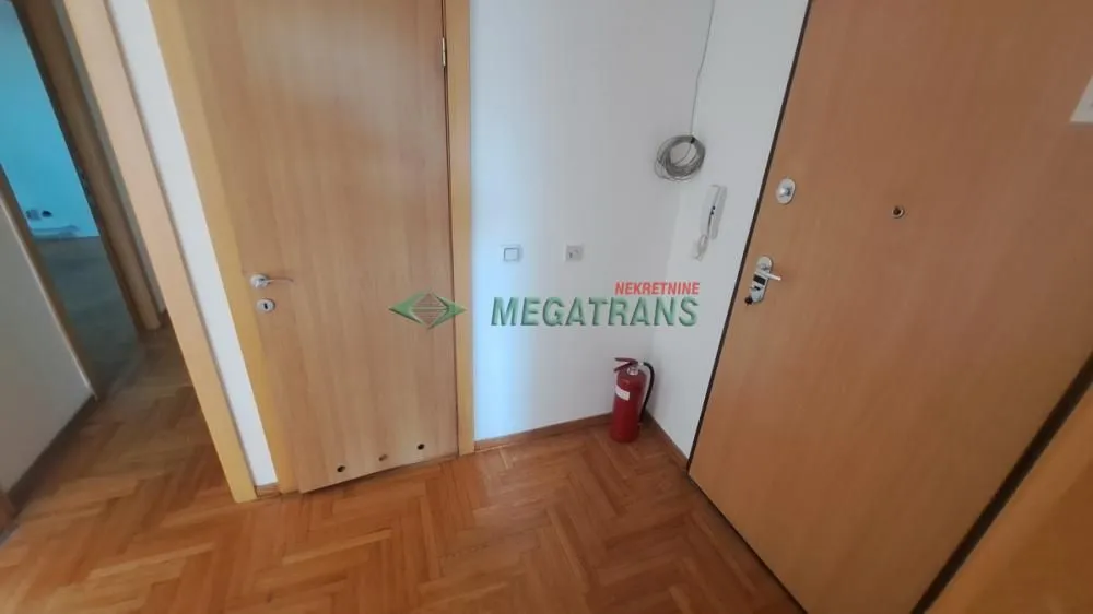 Izdavanje, četvorosoban stan, 103m², Novi Beograd Blok 29, Novi Beograd Sve Podlokacije