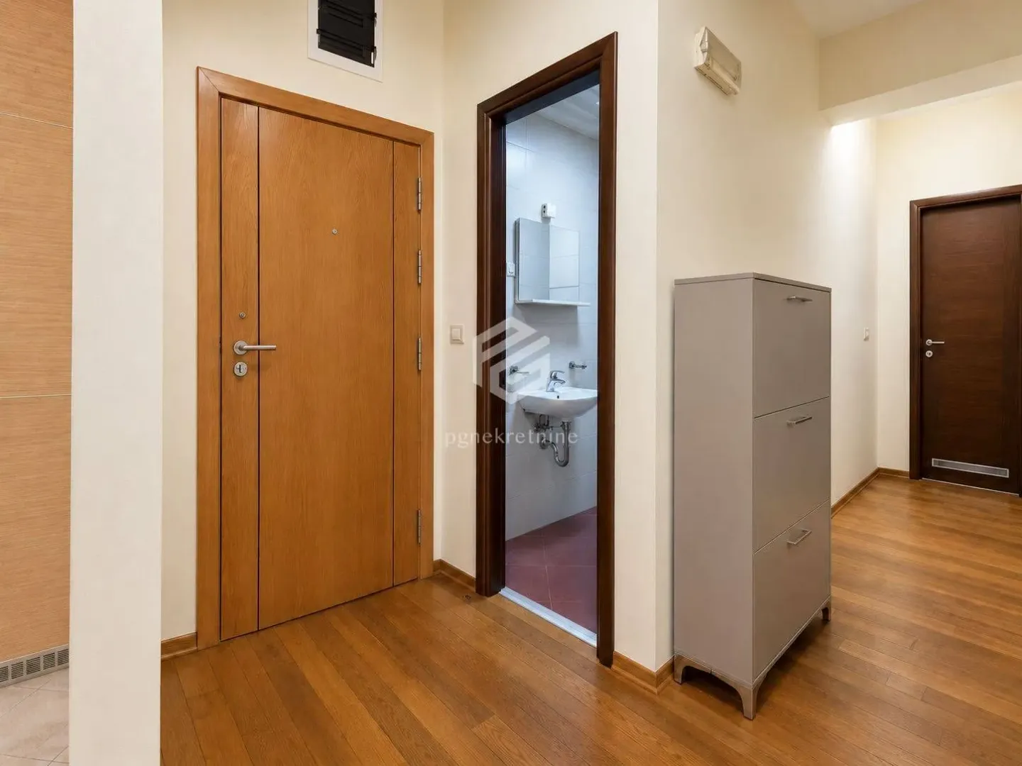 Rent, two bedroom apartment, 74m², Krivi Most, Podgorica